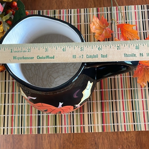 Fun Halloween Decor Pitcher With 3 Jack ‘o Lanterns and 2 Ghosts - Picture 4 of 12